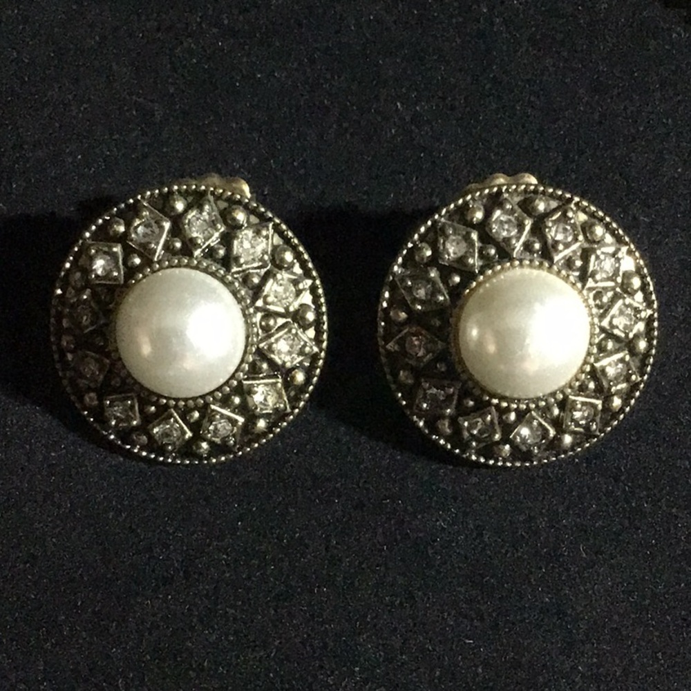 Vintage Style Pearlesque Necklace and Earring Set - Picture 2 of 3